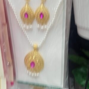 Elegant Gold-Plated Filigree Jewellery Set – Traditional Necklace & Drop Earrings with Pink Stones and Pearl Accents